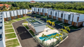 Exclusive 3BR Townhouse with private jacuzzi, pool & beach access